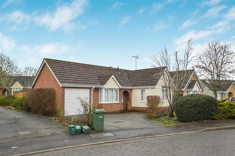 2 bedroom detached bungalow for sale - Bower Hall Drive, Steeple Bumpstead CB9