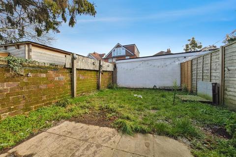2 bedroom semi-detached house to rent, Shirley, Southampton SO15