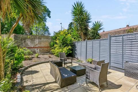 1 bedroom flat for sale, Harwood Road, London SW6