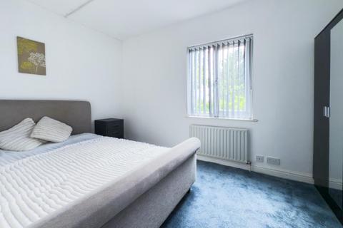 1 bedroom in a house share to rent, Woodway Lane, Coventry CV2