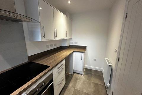 2 bedroom house to rent, Holdenby Drive - Corby
