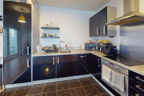 3 bedroom apartment to rent, Barge Walk, London, SE10