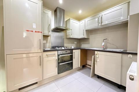 2 bedroom flat for sale, High Road, Ilford