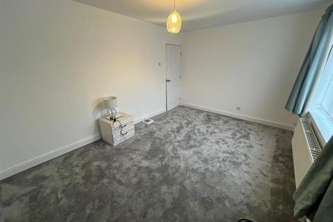 undefined, Cedar Close, Uttoxeter ST14
