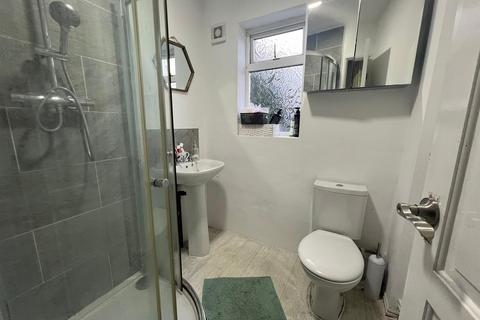 undefined, Cedar Close, Uttoxeter ST14