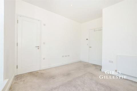2 bedroom flat to rent, Pynnacles Close, Stanmore, HA7