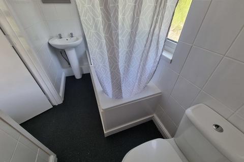 2 bedroom flat to rent, Comet Street, Adamsdown, CF24 0JA