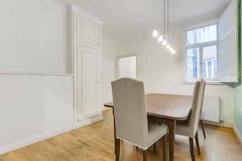 2 bedroom flat for sale, Rostrevor Road, London