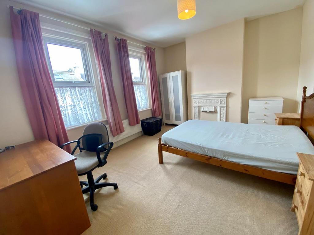 Bedroom 1.jpeg