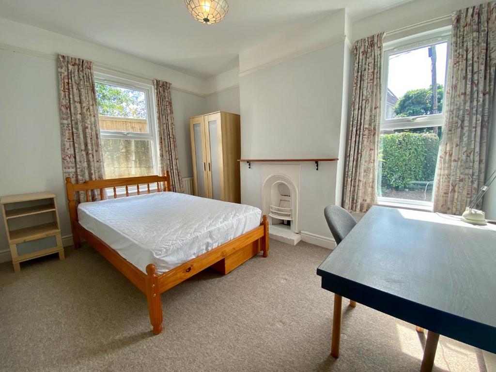 Bedroom 1.jpeg