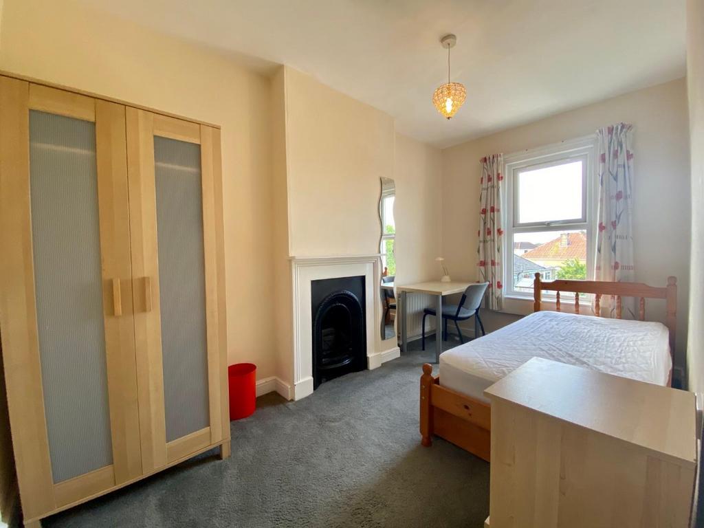 Bedroom 4.jpeg