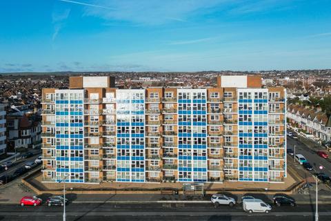 3 bedroom flat for sale, Kingsway, Hove, BN3