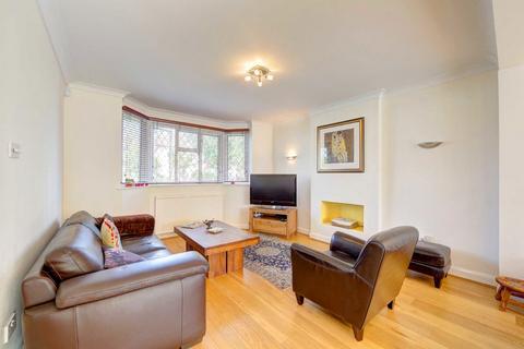 3 bedroom semi-detached house to rent, Chilmark Gardens, New Malden KT3