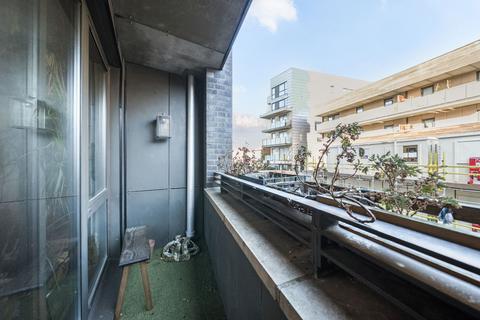 2 bedroom apartment for sale, Spencer Way, London E1
