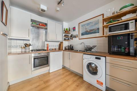 2 bedroom apartment for sale, Spencer Way, London E1