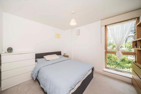2 bedroom flat for sale, Dairy Close, London SW6