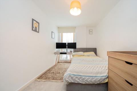 2 bedroom flat for sale, Dairy Close, London SW6
