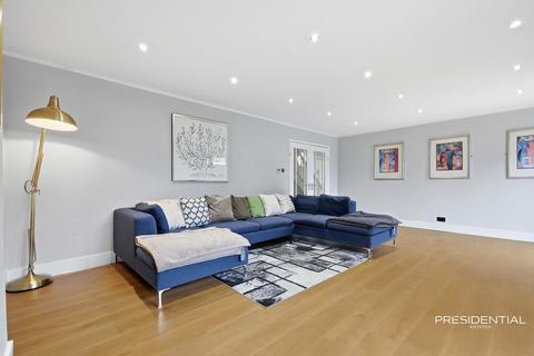 4 bedroom detached house for sale, South Woodford E18