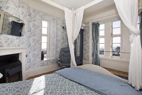 5 bedroom end of terrace house for sale, Yannon Towers, Teignmouth, TQ14