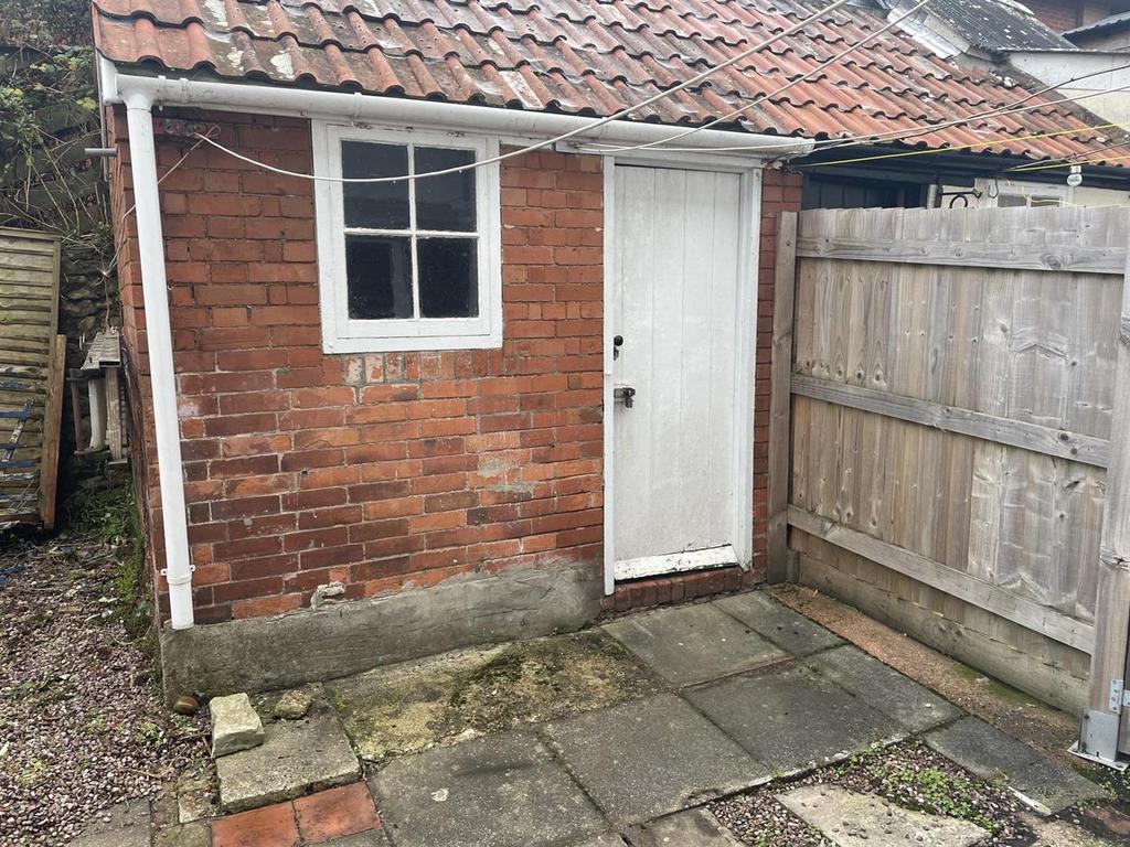 Outhouse.JPG