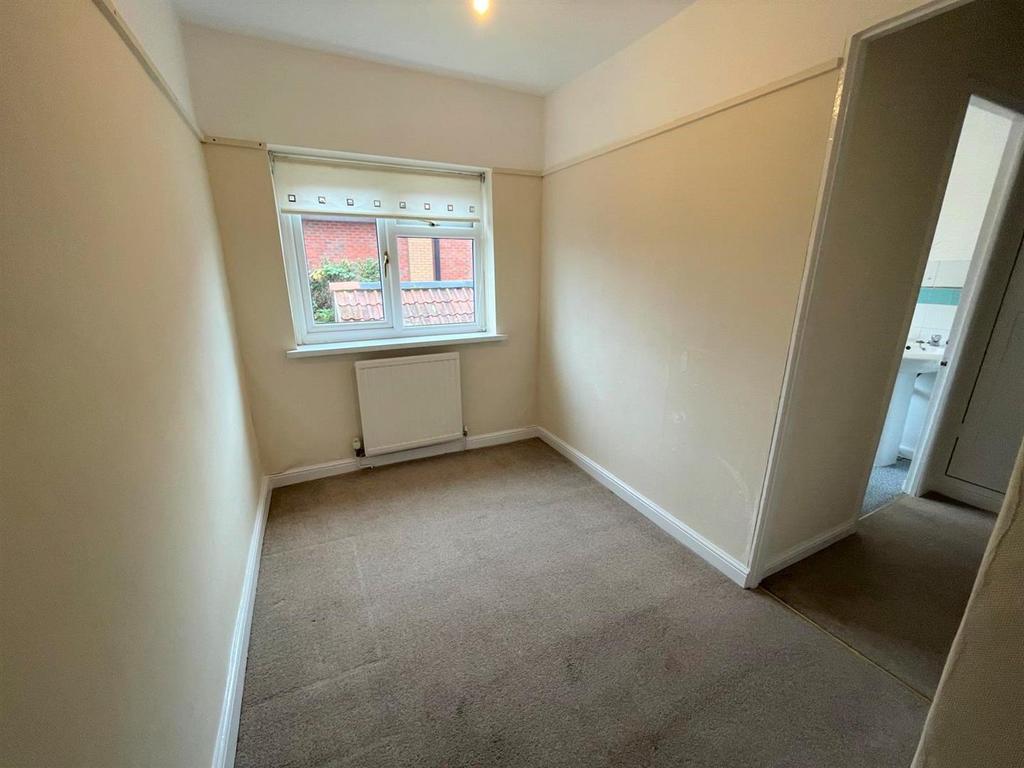 Bedroom 2.JPG
