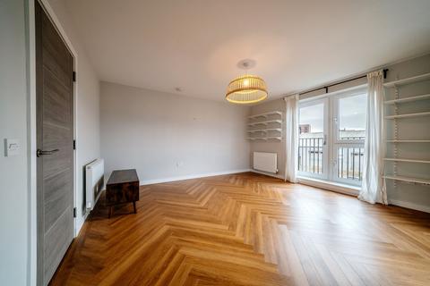 undefined, Wintermill Square, Edinburgh, Midlothian