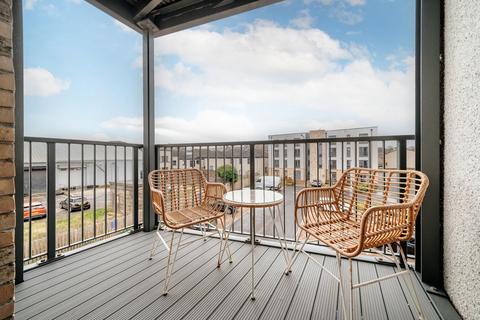 undefined, Wintermill Square, Edinburgh, Midlothian