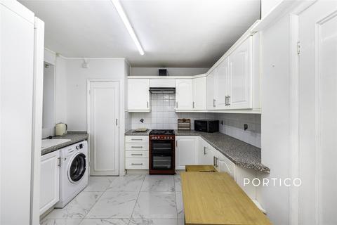 3 bedroom flat to rent, Spencer Park, London, SW18