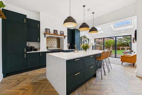 5 bedroom semi-detached house for sale, Hawthorn Gardens, Whitley Bay