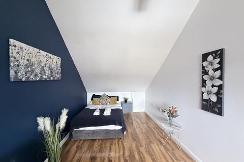Studio to rent, Fernbank Avenue, Wembley, HA0