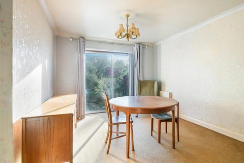 3 bedroom semi-detached house for sale, Shelvers Way, Tadworth KT20