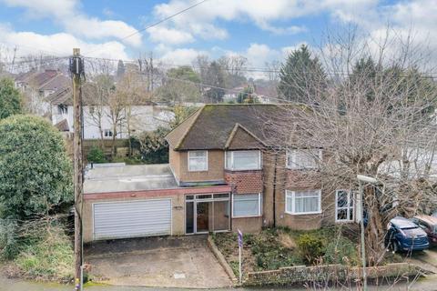 Shelvers Way, Tadworth KT20