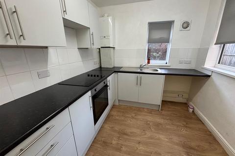 2 bedroom terraced house to rent, Belvoir Street