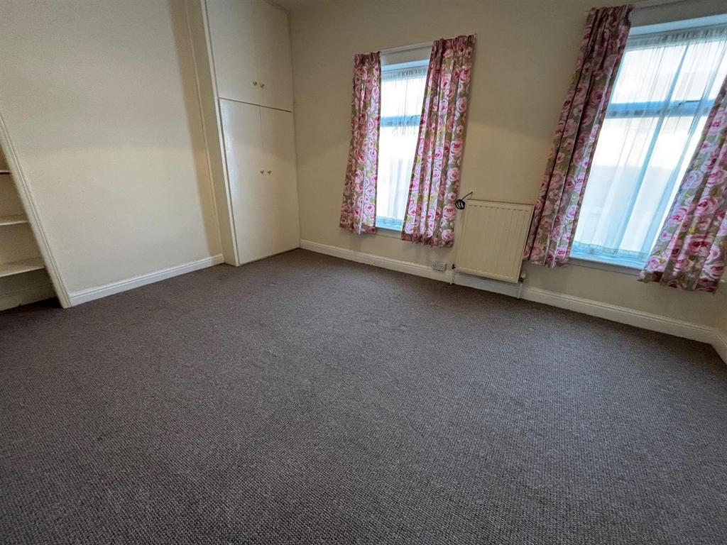 Bed1.jpg