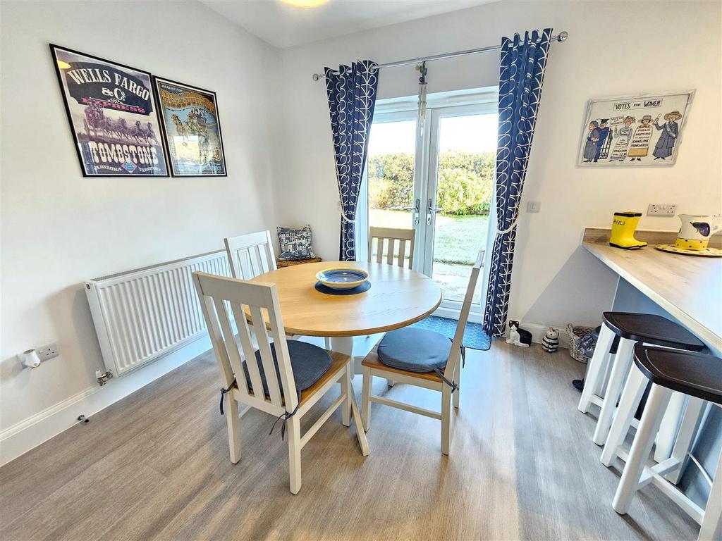 Dining Area.jpg