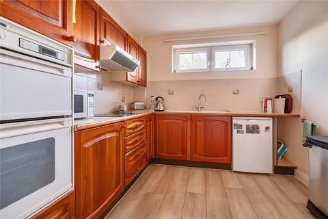 2 bedroom retirement property for sale, Hartford Court, Hook RG27