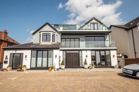2 bedroom apartment to rent, Inner Promenade, Lytham St. Annes, FY8