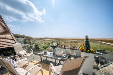 2 bedroom apartment to rent, Inner Promenade, Lytham St. Annes, FY8
