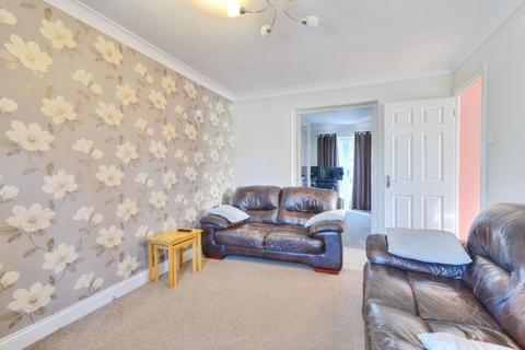 4 bedroom semi-detached house for sale, Shatterstone, East Hunsbury, Northampton, NN4