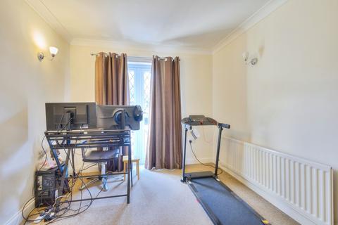 4 bedroom semi-detached house for sale, Shatterstone, East Hunsbury, Northampton, NN4