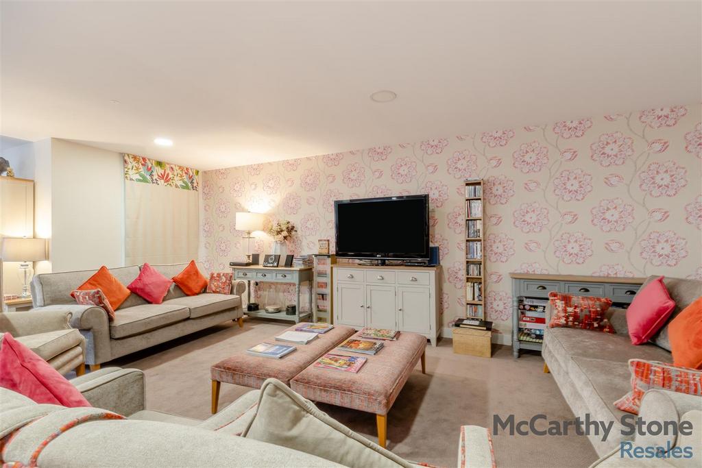 8674206-interior04.jpg
