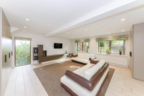 6 bedroom detached house for sale, Beechfield Road, Huddersfield, HD2