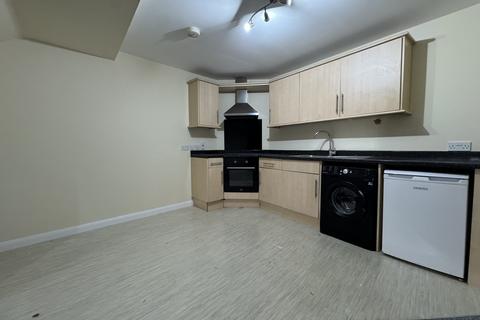 1 bedroom flat to rent, High Street, Chatham ME4
