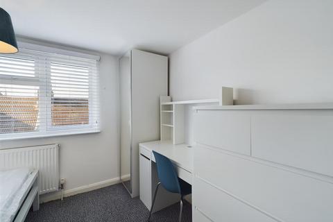 5 bedroom terraced house to rent, St Mary Magdalene Street