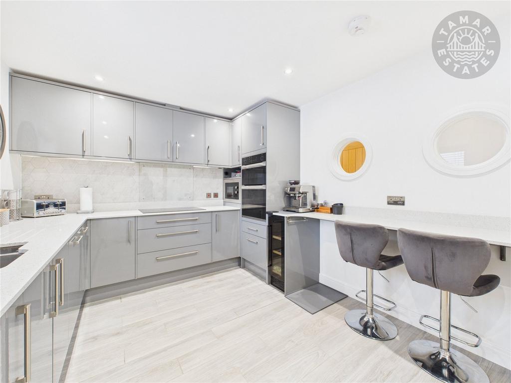 Kitchen/Breakfast Rm