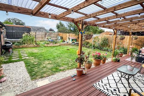 4 bedroom detached bungalow for sale, Glebe Road, Weeting IP27