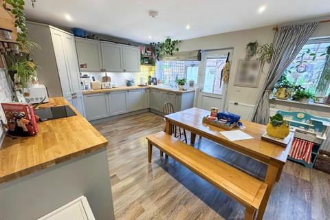 4 bedroom detached bungalow for sale, Glebe Road, Weeting IP27