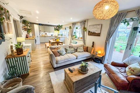 4 bedroom detached bungalow for sale, Glebe Road, Weeting IP27
