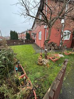 3 bedroom semi-detached house to rent, Yew Tree Road, M14 7AA
