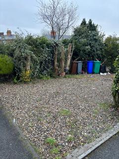 3 bedroom semi-detached house to rent, Yew Tree Road, M14 7AA